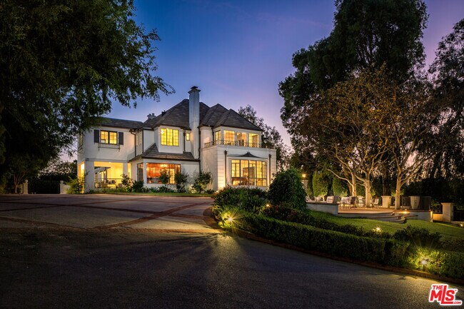 Building Photo - 10350 W Sunset Blvd