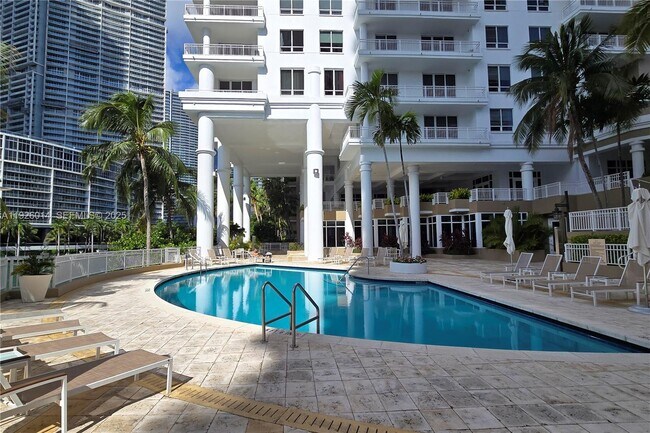 Building Photo - 801 Brickell Key Blvd