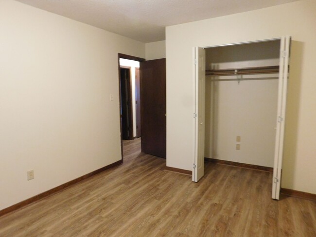 Building Photo - 1527 College Way