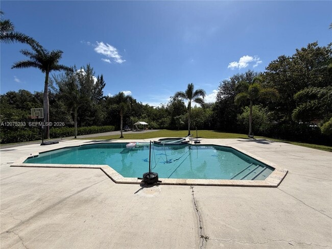 Building Photo - 5600 SW 199th Ave