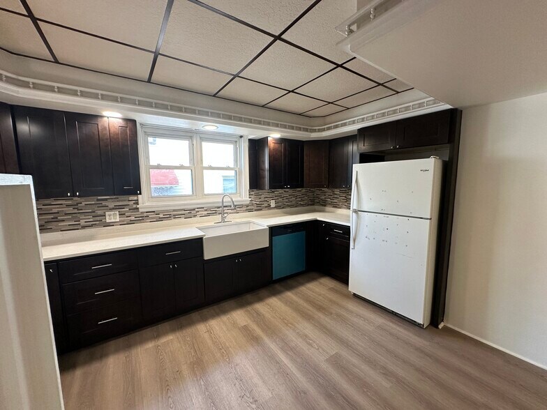 Kitchen - 1602 Philadelphia Pike