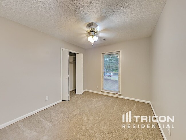Building Photo - 1619 Highland Ct