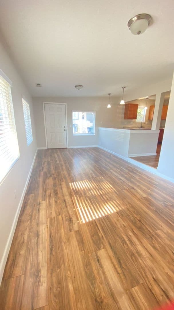 Building Photo - Adorable one bedroom one bathroom home!
