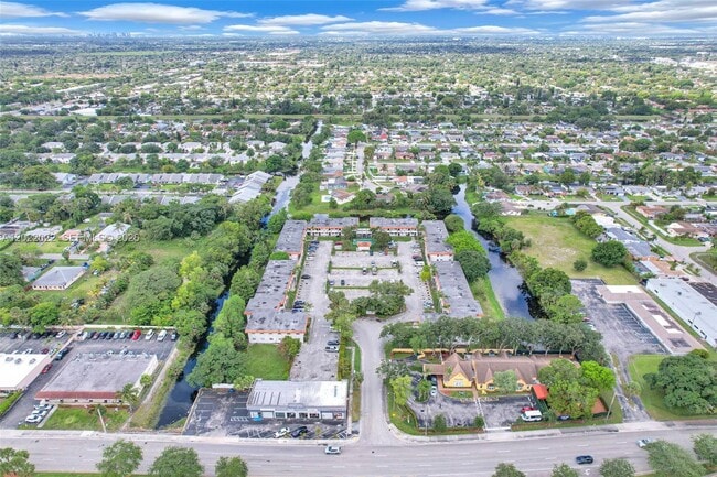 Building Photo - 400 NW 65th Ave