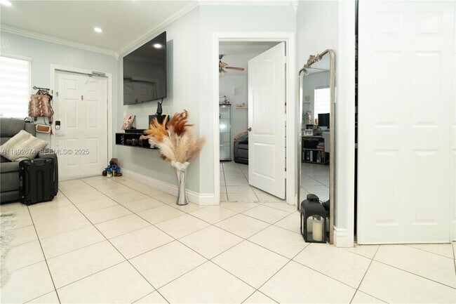 Building Photo - 298 E 3rd St