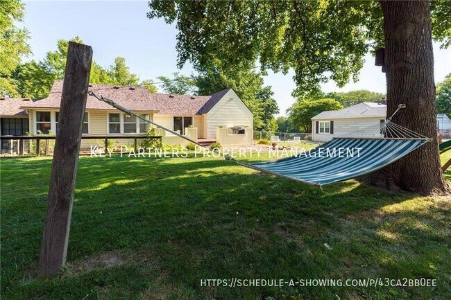 Building Photo - 1309 Linden Rd