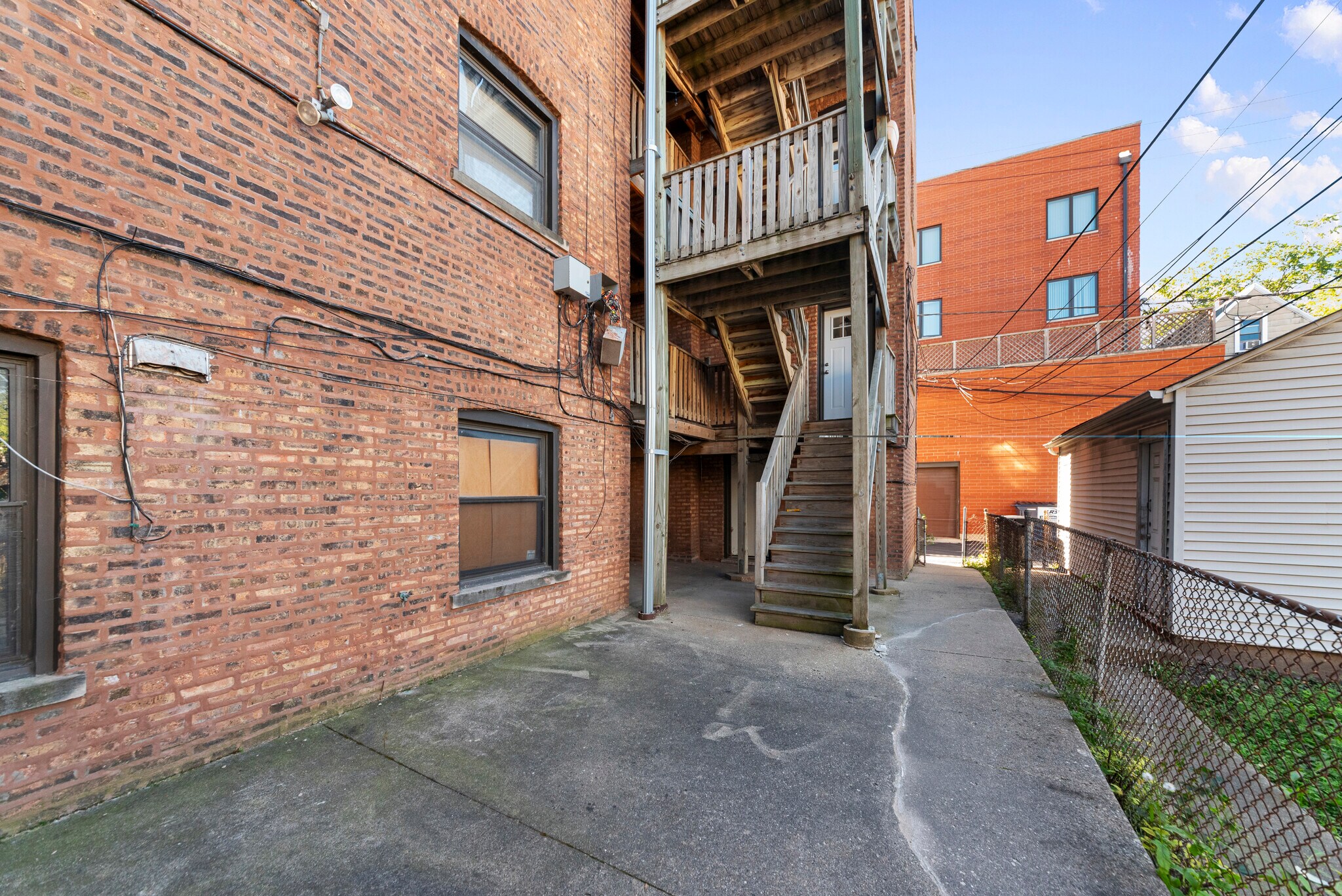 Building Photo - 2344 W School St