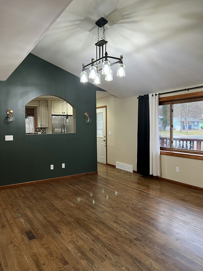 Building Photo - 1613 Jay Street