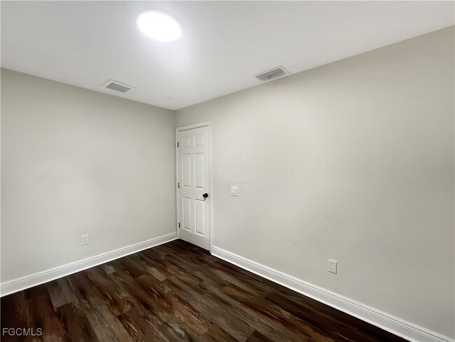 Building Photo - 27 Cypress St