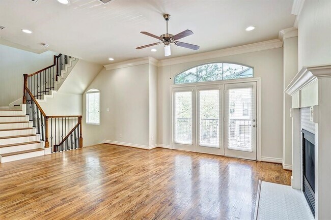 Building Photo - 2514 Maxroy St