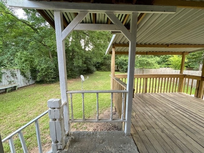 Building Photo - 2315 Finchley Dr