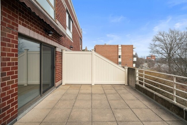 Building Photo - 199 Coolidge Ave