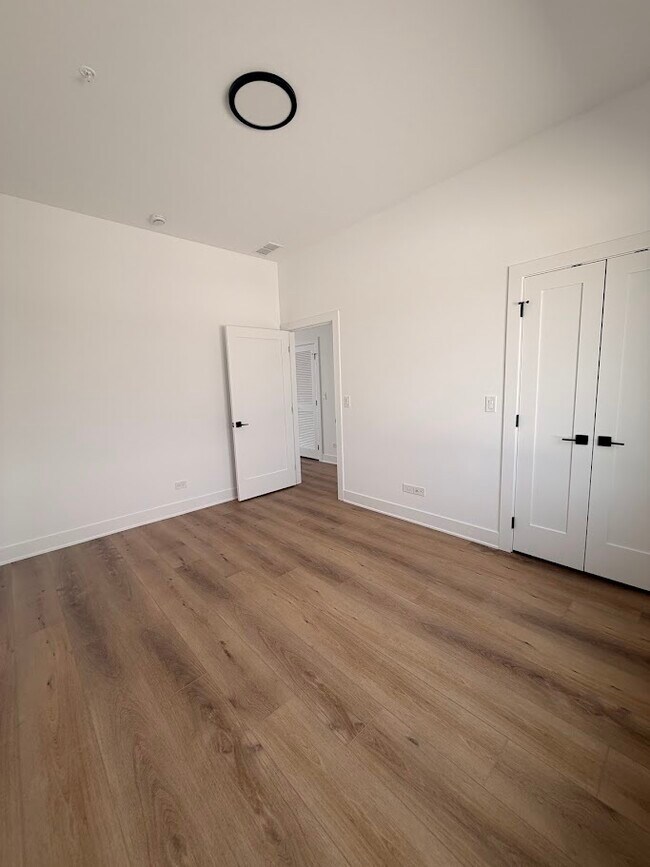 Building Photo - 1320 S Ashland Ave