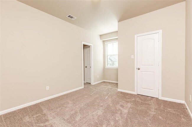 Building Photo - 5546 Sallow Bay Ln