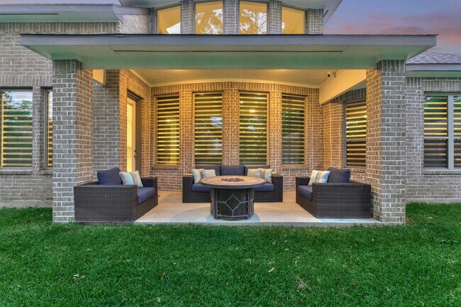 Building Photo - 407 Tulip Tree Ct