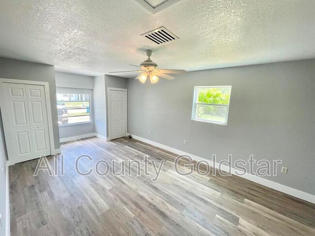 Building Photo - 162 Ott Cir