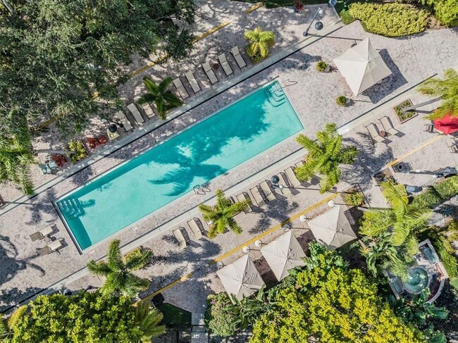 Building Photo - 2410 W Azeele St