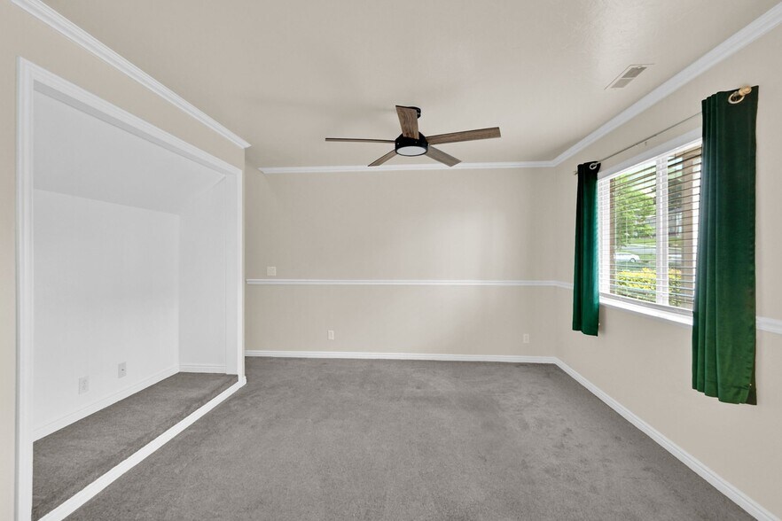 Building Photo - 3117 Van Buren Ave