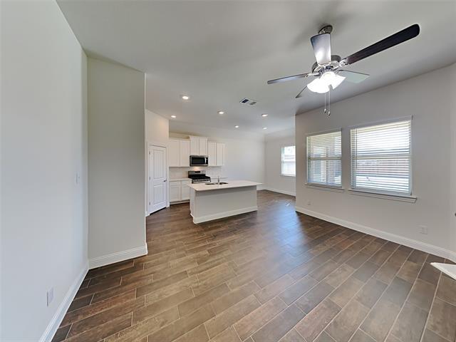 Building Photo - 11136 Canyon Mine Dr