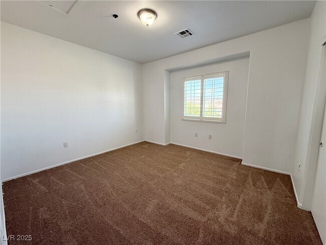 Building Photo - 5975 Barbosa Dr