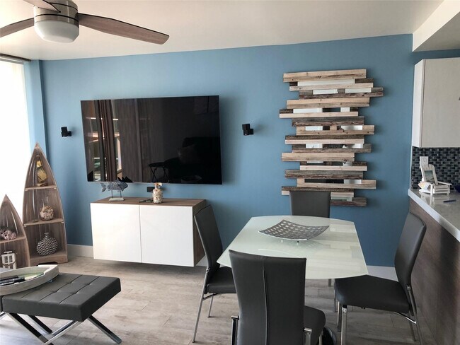 Building Photo - 333 NE 21st Ave