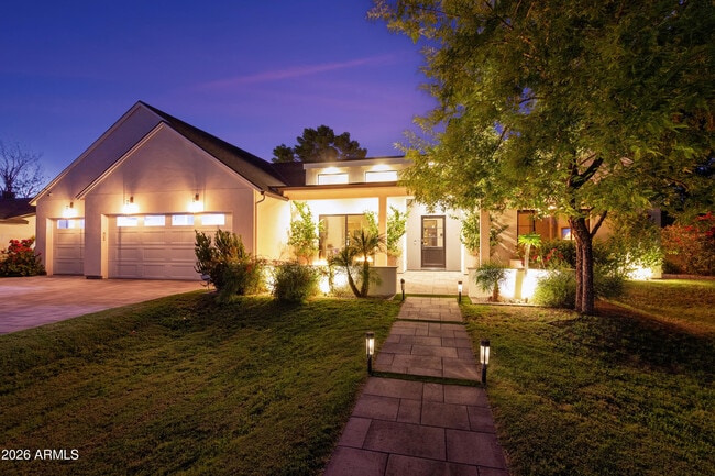 Building Photo - 2912 E Pierson St