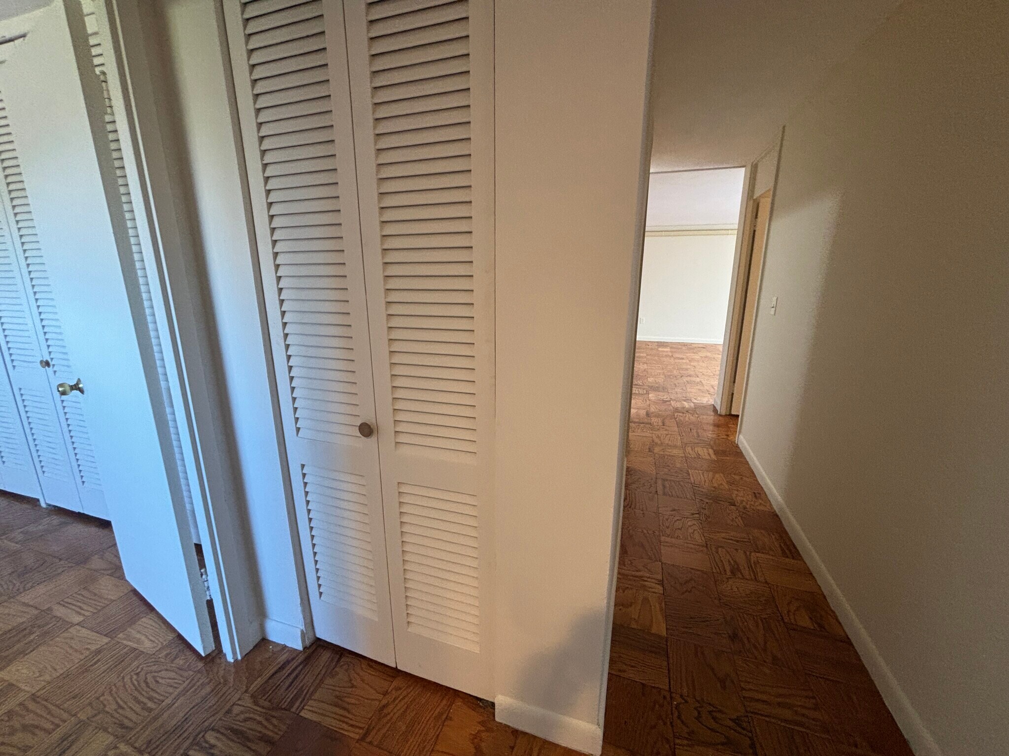 Building Photo - 16 Monmouth Ct