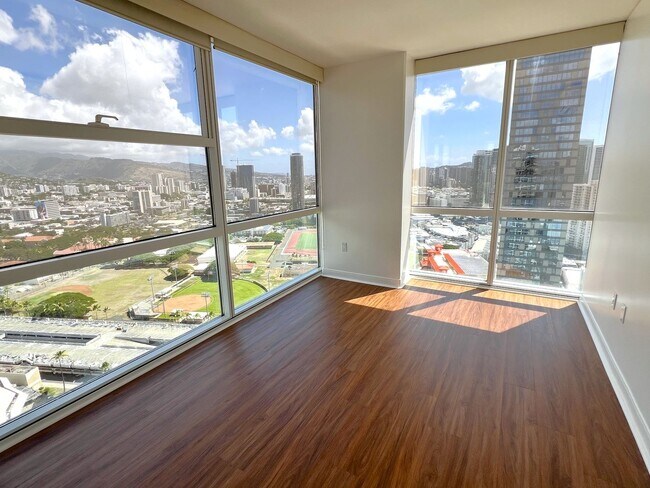 Building Photo - 909 Kapiolani Blvd