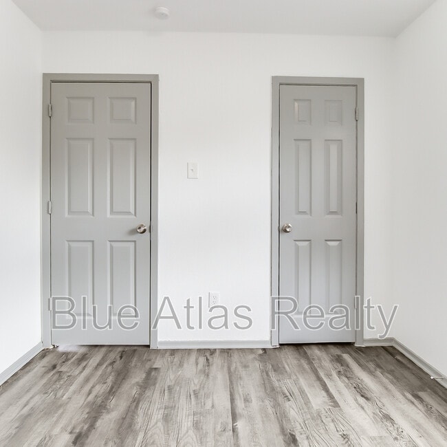 Building Photo - 912 Isbell Rd