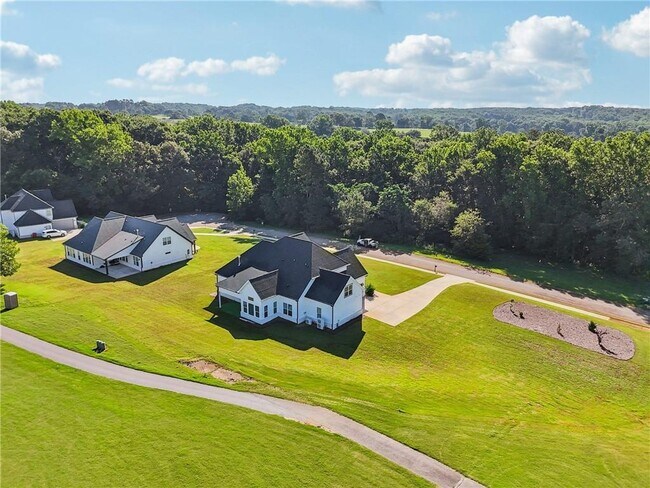 Building Photo - 2049 Chestnut Oak Trl