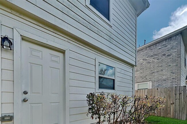 Building Photo - 417 Mystic Trail Loop