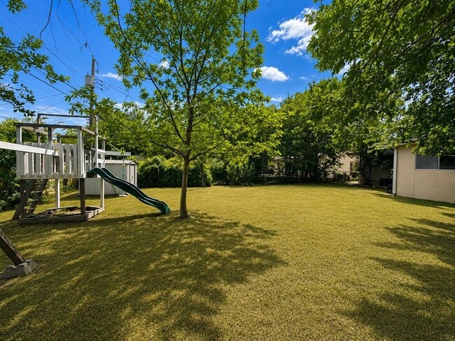 Building Photo - 7521 Delafield Ln