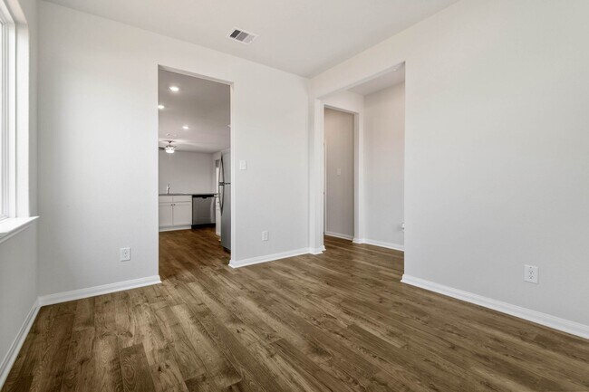 Building Photo - 701 Jasmine Rdg Ln