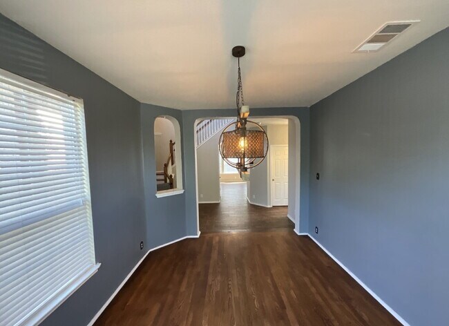 Building Photo - "Charming 3-Bed Oasis with Granite Touches & Cozy Fireplace in Cibolo!"