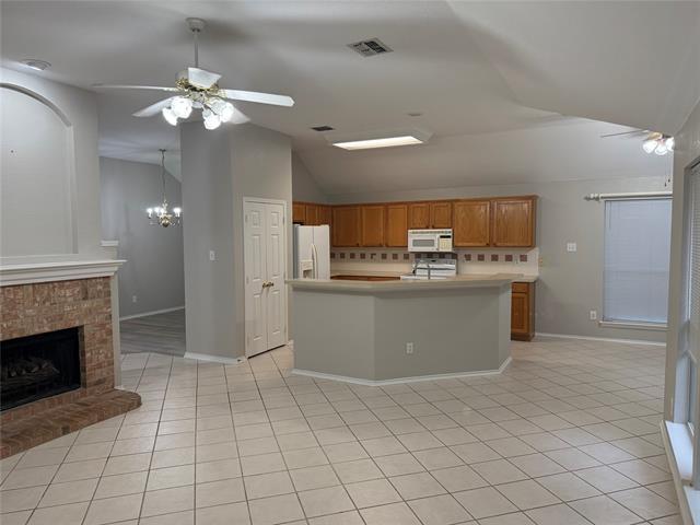 Building Photo - 10810 Camelot Dr