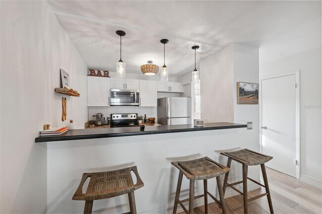 Building Photo - 4821 W McElroy Ave