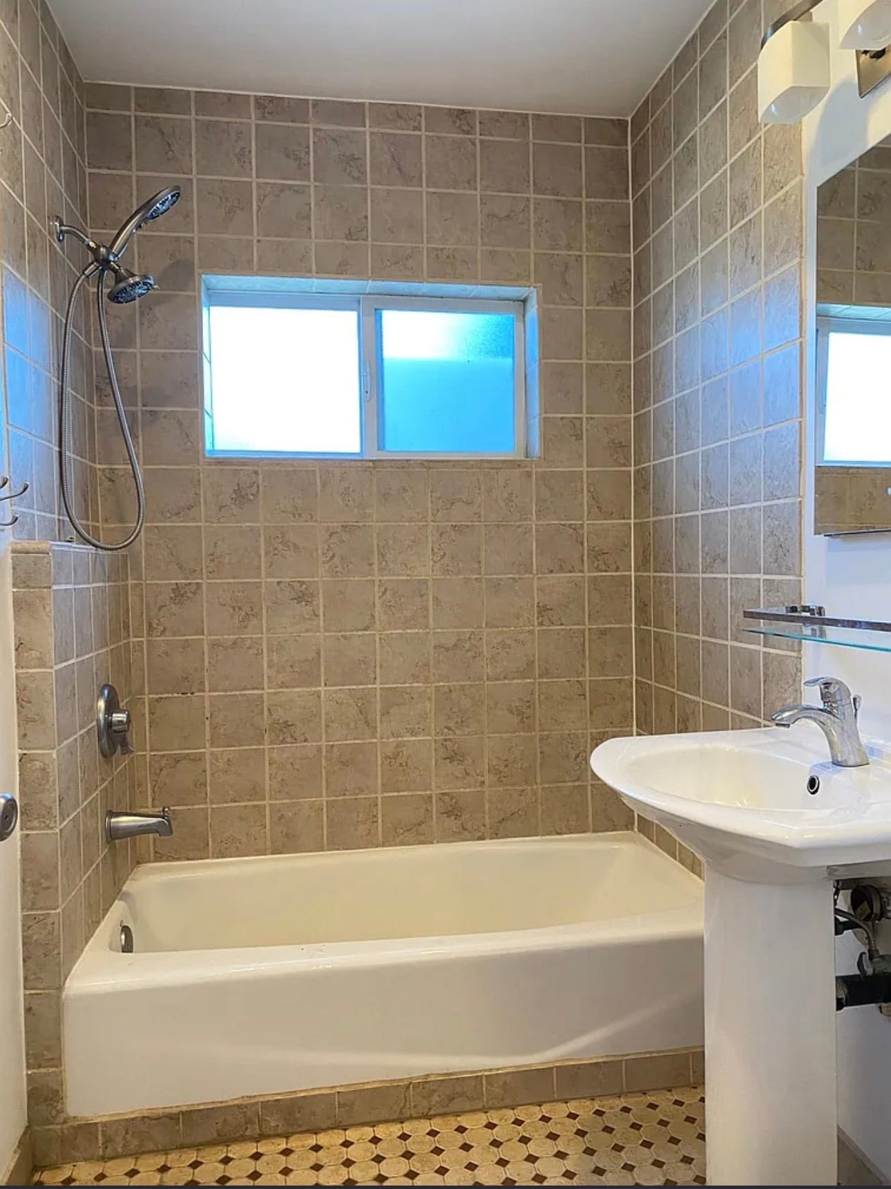 Building Photo - 538 Brooks Ave