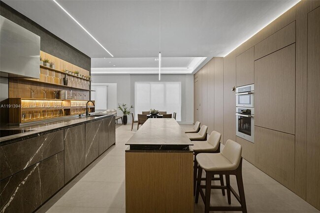 Building Photo - 2301 Collins Ave