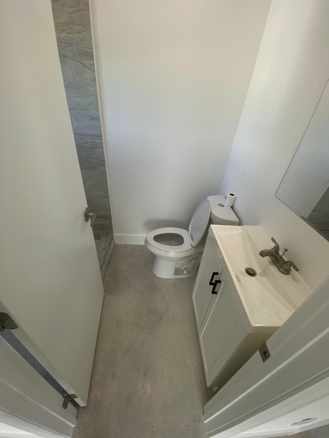 Building Photo - Elegworld 6233 NW