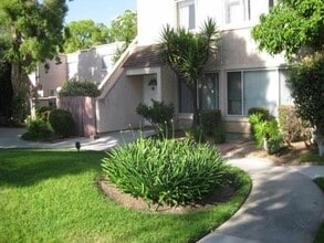 Building Photo - Beautiful 4 Bedroom 2 1/2 Bathroom Northridge Two-Story Condo, Ready for Move-In!