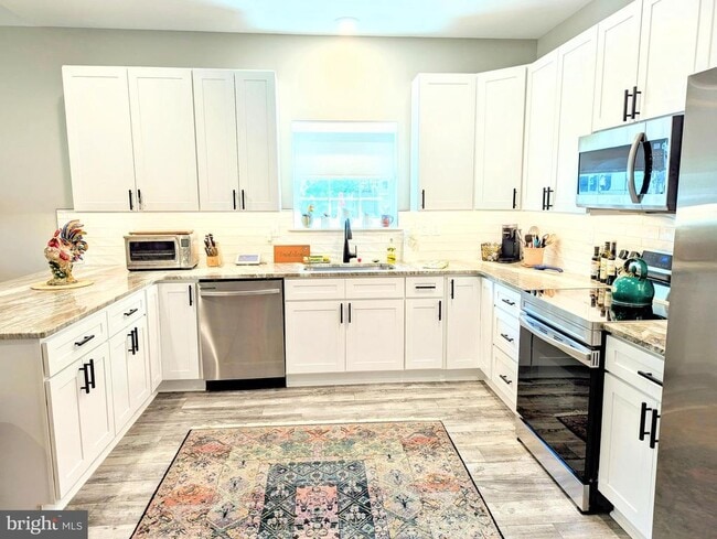 Building Photo - 29345 Greenfield Ave