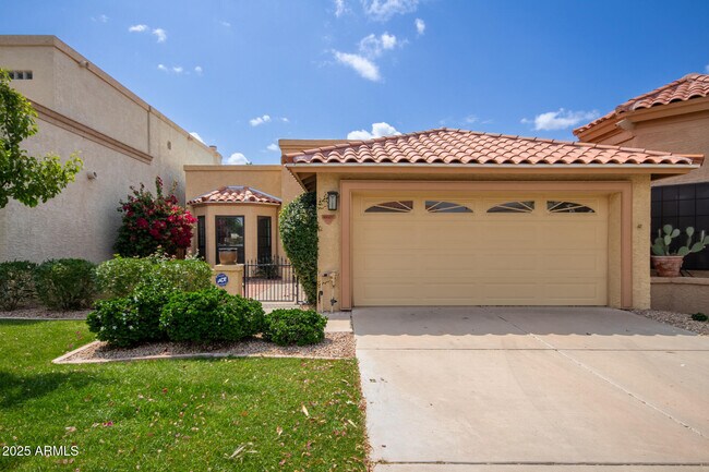 Primary Photo - 10627 E Fanfol Ln