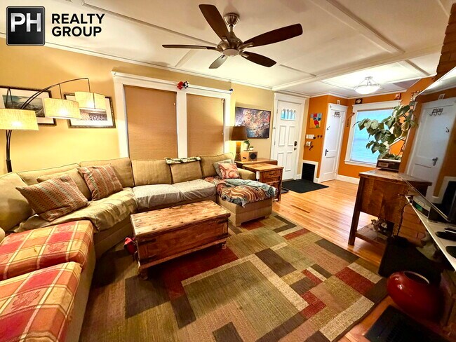 Building Photo - 157 Riverview Ave