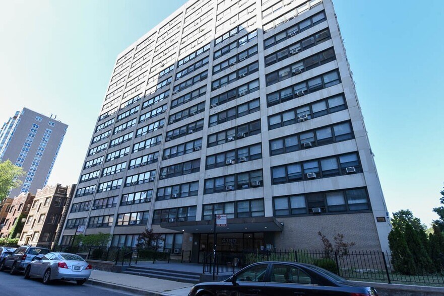 Primary Photo - 4180 N Marine Dr
