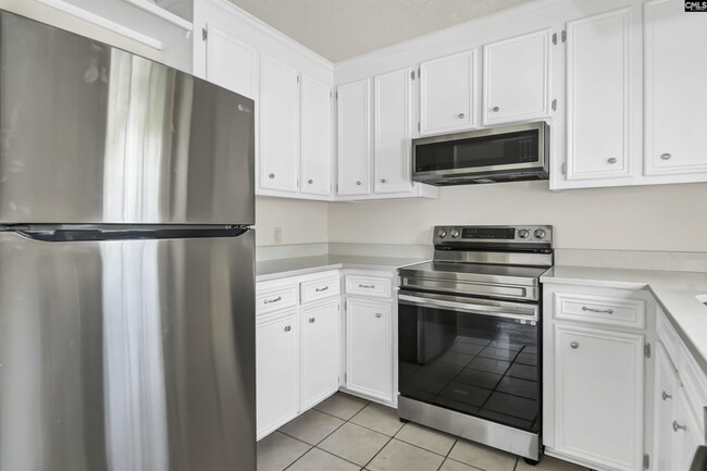 Building Photo - 105 Hutto Hill