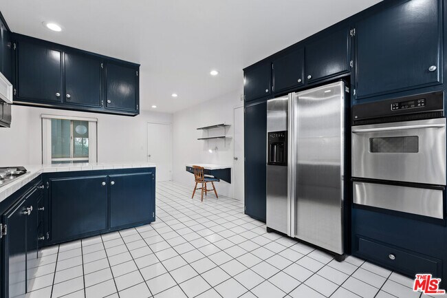 Building Photo - 6441 Tahoe Dr