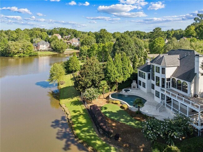 Building Photo - 675 Falls Lake Dr