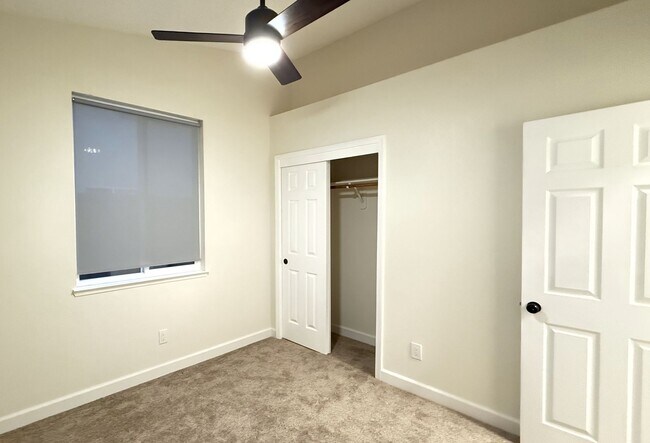 Building Photo - 8629 White Rock Dr