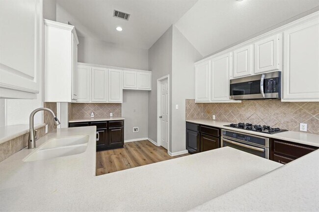 Building Photo - 3508 Refugio Ct