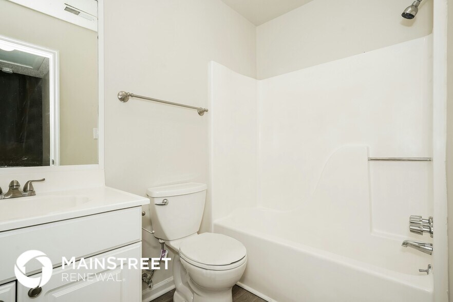 Building Photo - 537 Riverview Dr